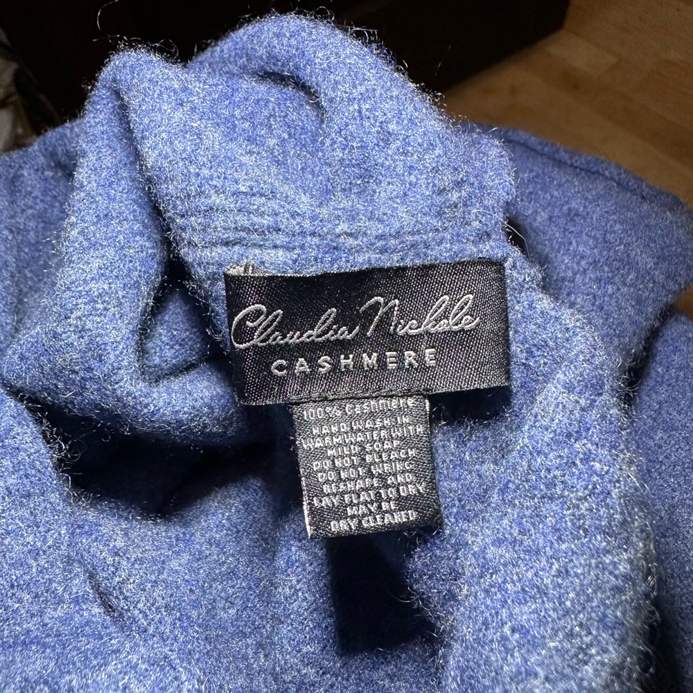 100% Cashmere Blue Shawl/Dress Topper